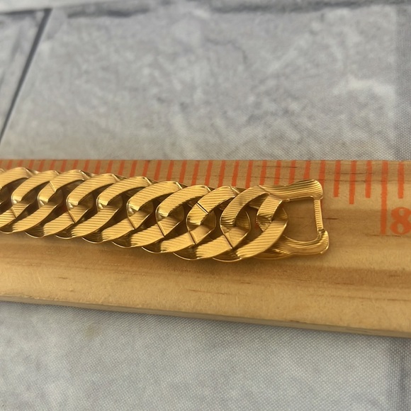 Vintage MONET 80’/90’s gold tone Cuban link BRACELET 7.5” - Picture 5 of 6